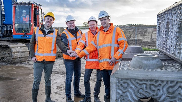 Pieke Houben (wethouder Leudal), Jeroen Achten (bestuurder waterschap), Eric Withaar (programmadirecteur HWBP) en Rob Bouwens (directeur Dijkzone Alliantie Buggenum)