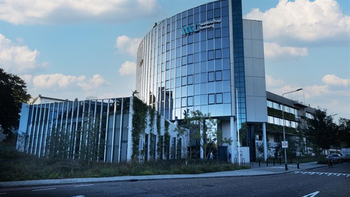 Kantoorgebouw-Roermond (Breedbeeld)