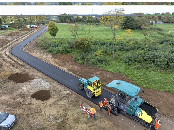 Buggenum_asfalteren_verbindingsweg