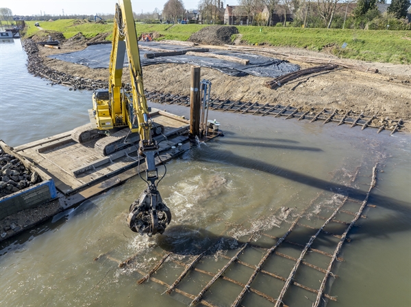 Buggenum_zinkstukken_22_afzinken