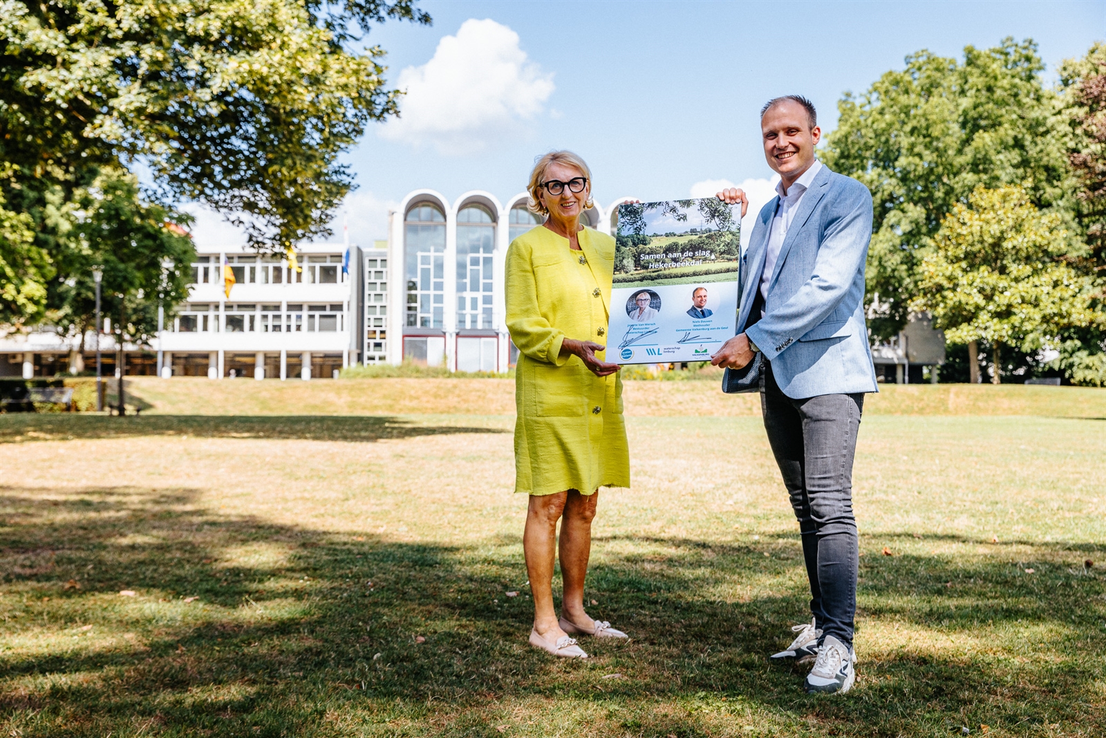 Poseren met contract