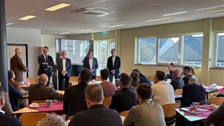 Bijeenkomst in een vergaderzaal