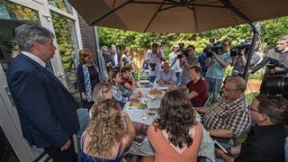 Minister Van Nieuwenhuizen op werkbezoek