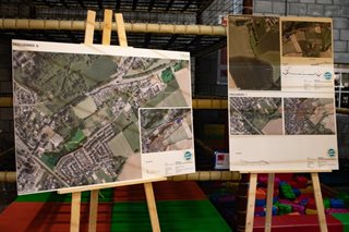 Informatieborden tijdens bewonersbijeenkomst