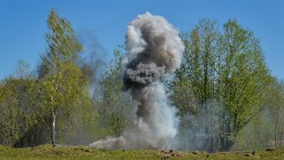Kleine rookpluim, afkomstig van een explosie
