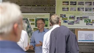 Informatie geven aan geïnteresseerden