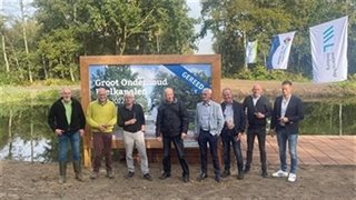 Betrokken partners poseren