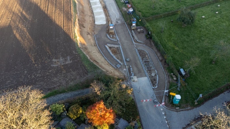 Aanleg betonnen fietspad