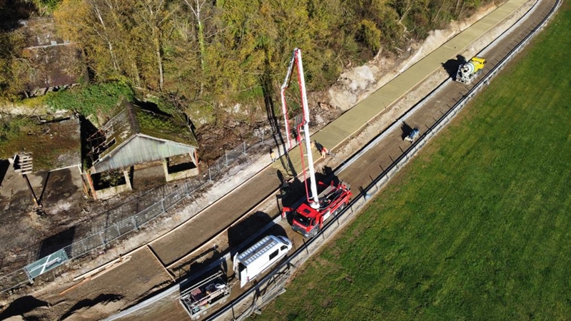 Aanleg betonnen fietspad