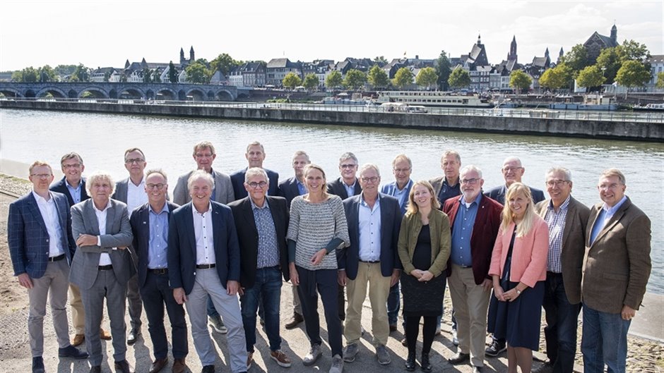 Groepsfoto in Maastricht bij de Griend