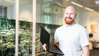 Bas Keijers op kantoor