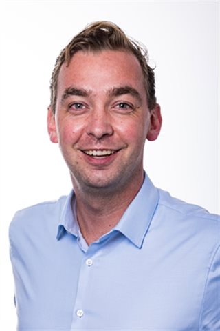 Portret Bas Donkers
