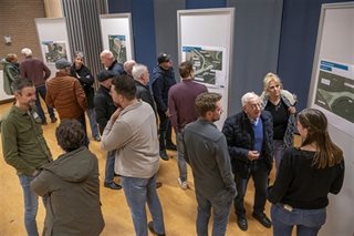 Belangstellende tijdens bijeenkomst