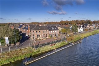 Huizen aan het water