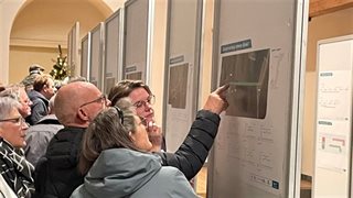 Informatieborden tijdens inloopbijeenkomst