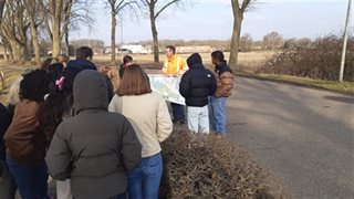 Studenten krijgen informatie over project