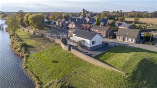 Huizen aan de dijk