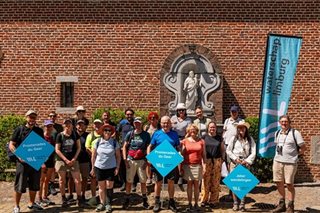 Wandelaars poseren