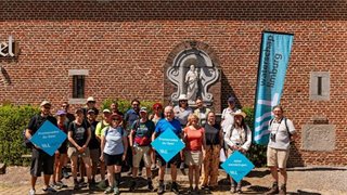 Wandelaars poseren