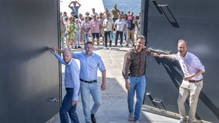 Deur openen voor de feestelijke opening