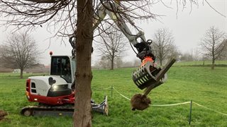 Verwijderen van omheining met behulp van een machine