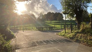 De zon schijnt op de Beukenberg