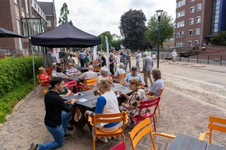 Buiten informatie verstrekken