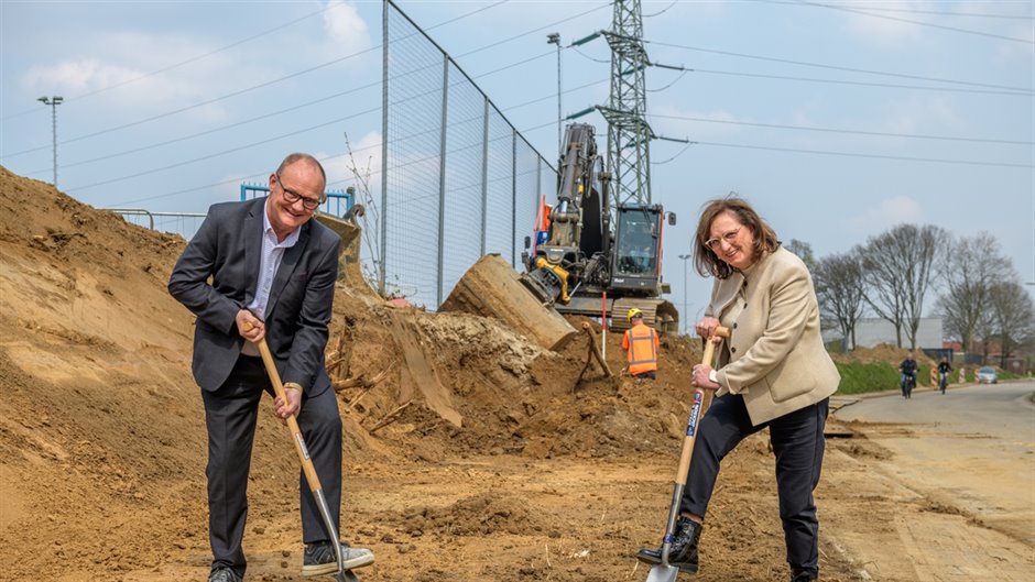 Wethouder gemeente Beek Rob Schwillens en Bestuurder Waterschap Limburg Josette Van Wersch. Foto door Marc Schols.