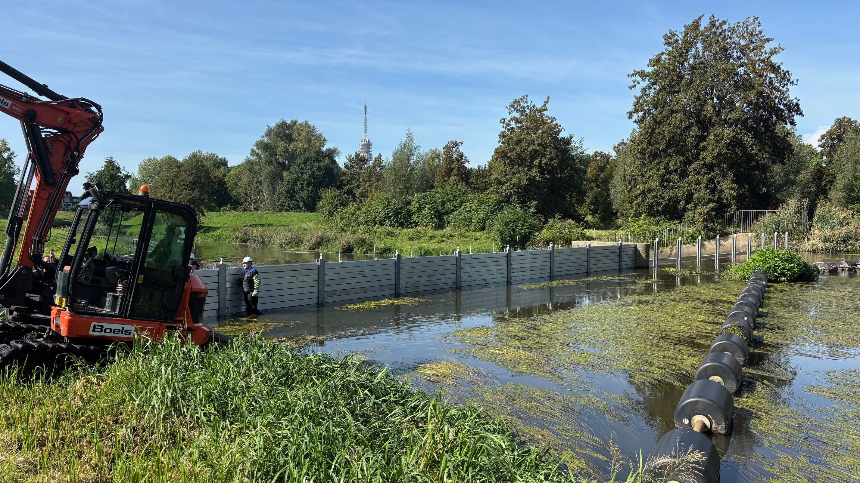 Onderhoud aan balgstuw Roer in Roermond