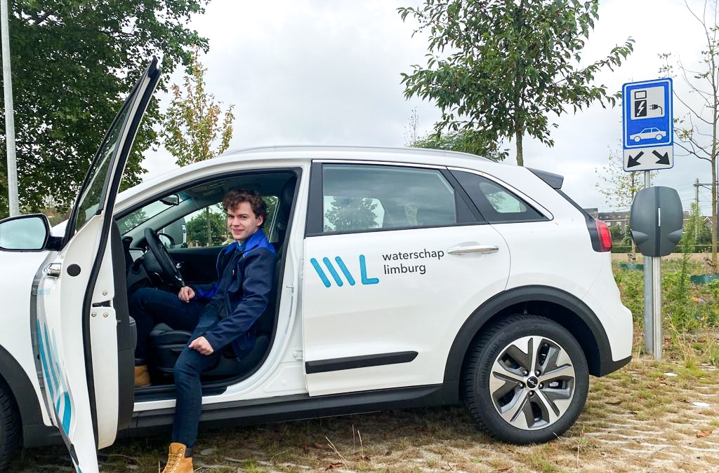 Fotoserie-Wouter-met-elektrische-auto