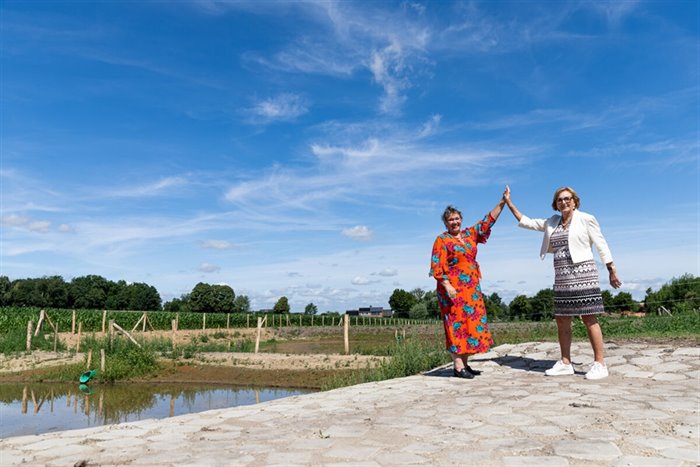 Oplevering-buffer-Vijlen---Josette-x-wethouder-Juliette-Verbeek-6