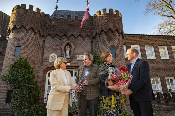 vlnr Josette Van Wersch, Rob Nijpels, Marja Lacroix (eigenaren Casa Mia) en Leon Geilen (wethouder Sittard-Geleen)